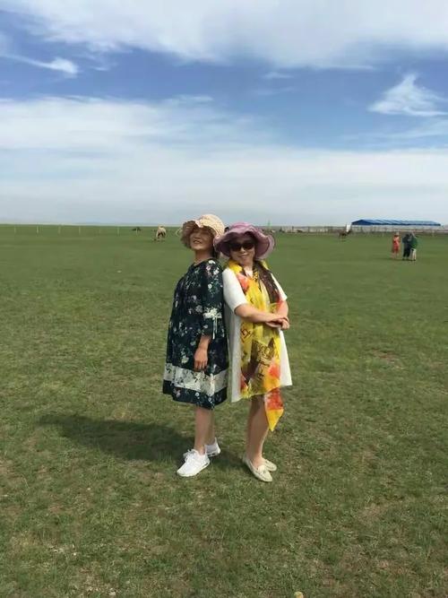 2018年7月20日贡格尔大草原姐妹倩缘编